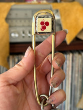 Load image into Gallery viewer, 1940s Slot Dice Horse Keys