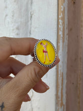 Load image into Gallery viewer, 1950s Pin Up Golf Girl Ring