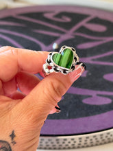 Load image into Gallery viewer, Pre Order 1950s Green Striped Chain Ring
