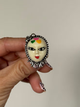 Load image into Gallery viewer, 1960s Beauty Queen Ring