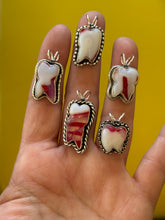 Load image into Gallery viewer, Blood Tooth Necklace