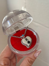 Load image into Gallery viewer, 1930s Spade King Poker Dice Necklace