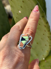 Load image into Gallery viewer, Terracotta Zig Zag Vase Ring Size 6