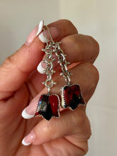 Load image into Gallery viewer, Black &amp; Red Roses