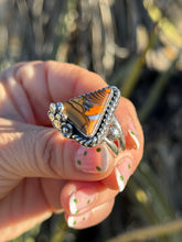 Load image into Gallery viewer, Triangle Landscape Rings Size 8