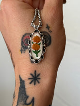 Load image into Gallery viewer, 1960s Forever Flower Necklace