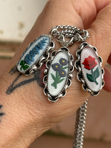 1960s Forever Flower Necklace