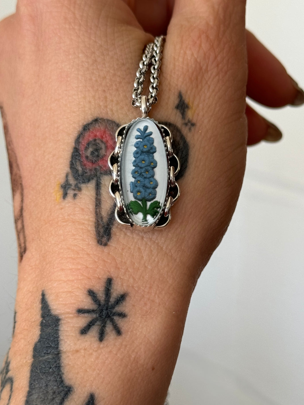 1960s Forever Flower Necklace